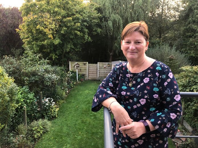 Marina wil niet enkel een steun zijn voor haar lotgenoten, ze ijvert dat er iets ondernomen zal worden om hen beter te steunen.