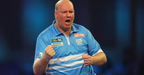 Van der Voort schakelt 'met kop vol snot' tiener Barry op routine uit - Tubantia