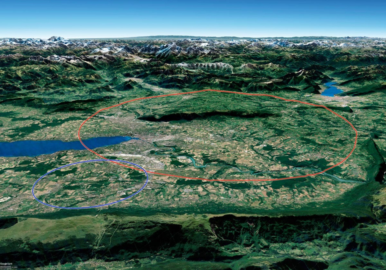 Het Meer van Genève met in blauw de oude deeltjesversneller en in rood de geplande nieuwe. Beeld Cern