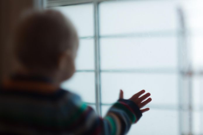 Sommige kinderen en jongeren moeten bij de referentiecentra voor autisme (RCA) erg lang wachten voor ze hun eerste gesprek krijgen met een hulpverlener.