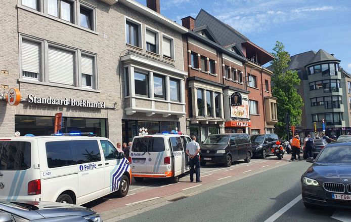 De achtervolging eindigde langs de Kortrijkstraat in Wevelgem, vlakbij de hoofdkerk en de vestiging van Standaard Boekhandel.