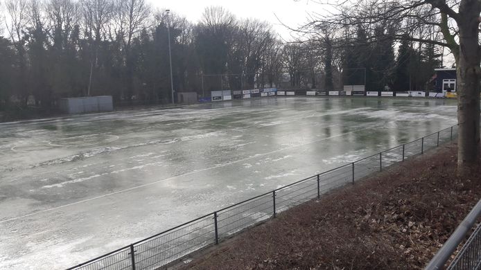 De ijsbaan op sportpark Candia in Rhenen voordat de stekker uit het project werd getrokken.