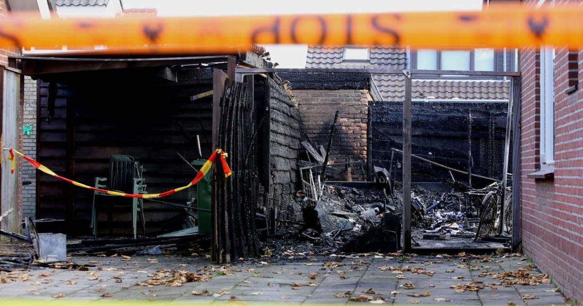 Asbest vrijgekomen bij grote brand in schuren in Biezenmortel
