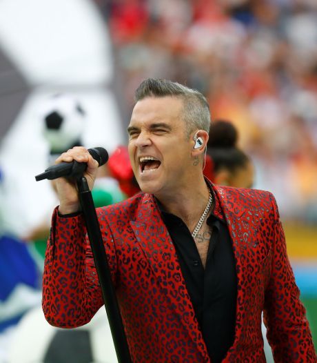 ‘Ons’ Metropole Orkest helpt Robbie Williams geschiedenis schrijven: record Elvis aan gort