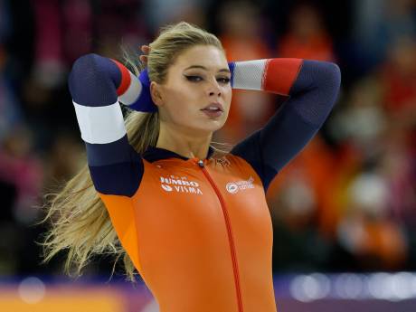 Jutta straalt in bikini en Douwe Bob is trots op vriendin voor ‘bouwen’ van zoontje
