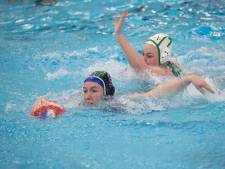 Toch liever speelster dan arbiter, waterpoloster Romy wil met ENC Arnhem kampioen worden