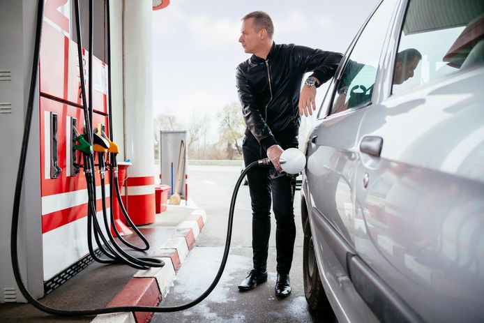 In België is een tank benzine van 50 liter nog slechts 1,5 euro duurder dan eenzelfde tank diesel.