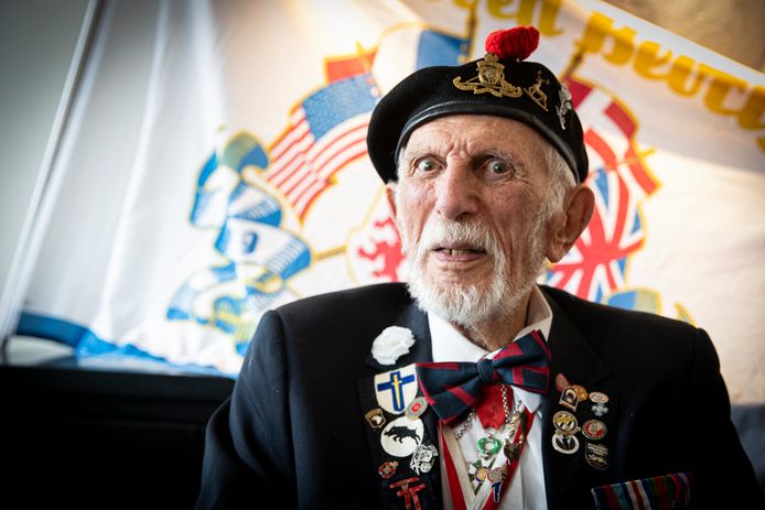 De Britse oorlogsveteraan Joe Cattini (99 jaar) tijdens zijn bezoek aan Eindhoven in september.