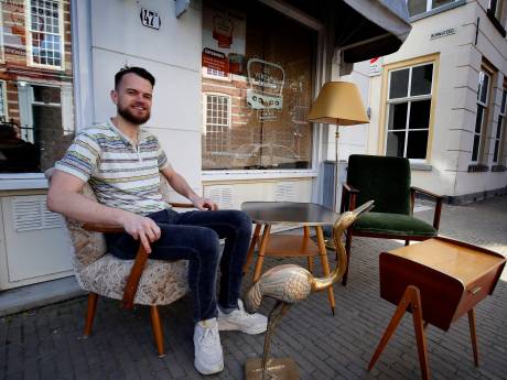 Verzamelaar Jelle (26) begint vintage-meubelzaak in Gorinchem: ‘Ik struin veel op marktjes en internet’