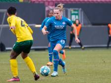 Talentvolle spits Fleur Stoit profiteert van ervaren spelers bij PSV: ‘Ben hier op m'n plek’