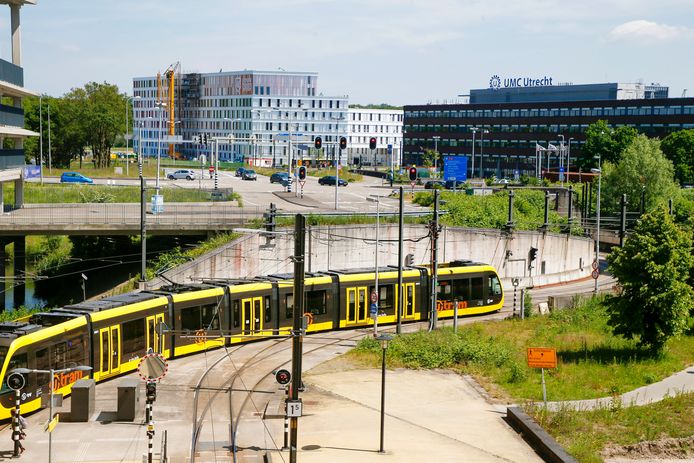 Tramverkeer Richting Utrecht Science Park Weer Op Gang, Defect Toestel Van  De Baan | Utrecht | Ad.Nl