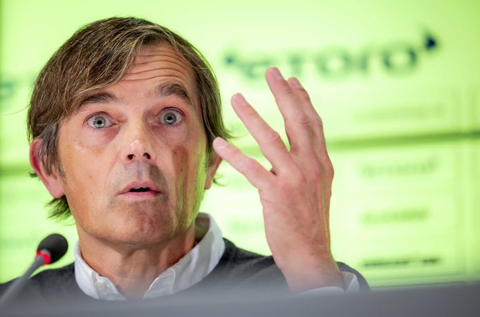 Philip Cocu bij zijn presentatie als hoofdtrainer van Vitesse op Papendal.