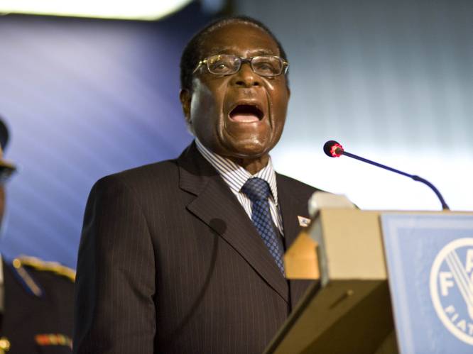 Regeringspartij stelt resoluut voor om Mugabe te ontslaan: "Er is geen weg terug meer"
