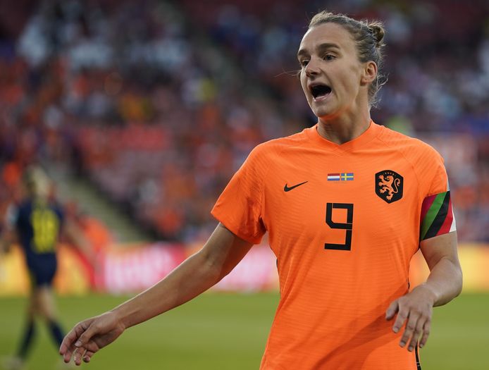 epa10062614 The Netherlands' Vivianne Miedema reacts during the Group B match of the UEFA Women's EURO 2022 between the Netherlands and Sweden in Sheffield, Britain, 09 July 2022.  EPA/TIM KEETON