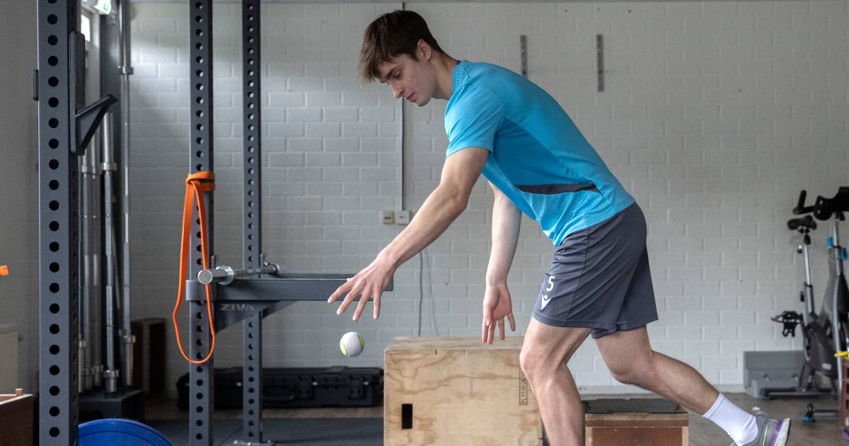 Bizar slaapwandelongeluk zet leven van FC Eindhoven-speler op zijn kop: ‘Blij dat ik het kan navertellen’.