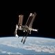 Bemanning ISS pakt cadeautjes uit