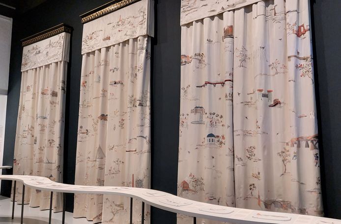 De nieuwe gordijnen voor de Chinese Zaal van Paleis Huis ten Bosch - het woon- en werkpaleis van konining Willem-Alexander en koningin Máxima - zijn voordat ze naar Den Haag verhuizen eerst een half jaar in het TextielMuseum in Tilburg te zien.