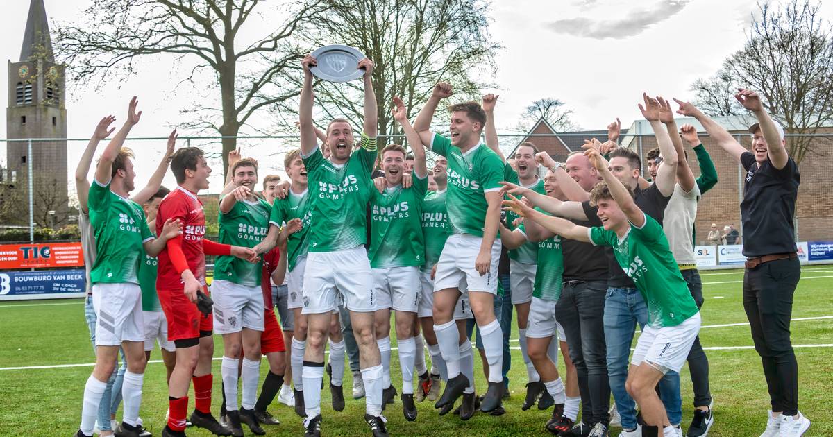 De kampioenen van Achtmaal mogen een groot feest vieren: ‘Afscheid met de titel’