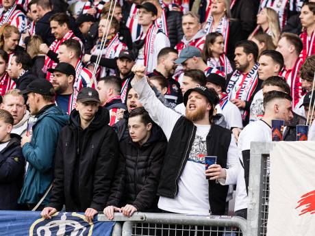 LIVE | Promotiekoorts neemt toe in Tilburg, spelers Willem II klaar met warming-up