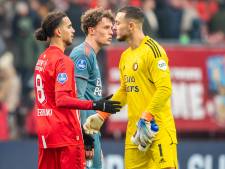 Spelers FC Twente begroeten Zerrouki met Feyenoord-lied in spelershome: ‘Hand in hand..’