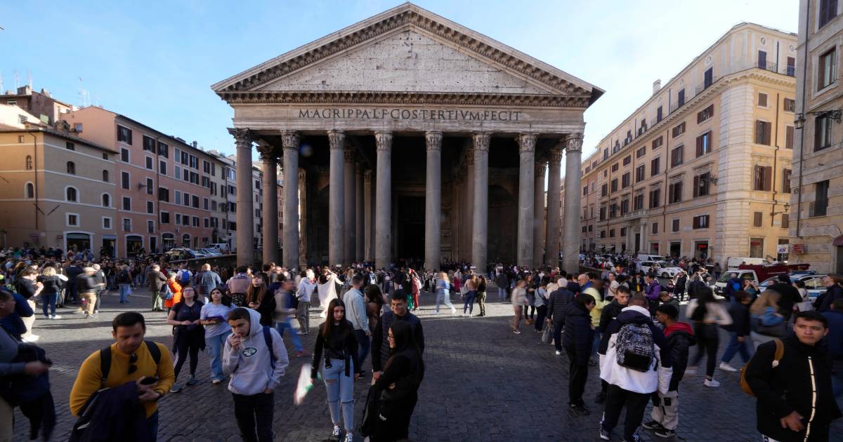 Italia: cinque euro per i turisti al Pantheon |  All’estero