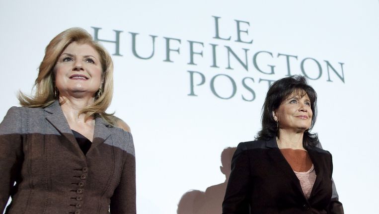 Huffington Post-directeur Arianna Huffington en hoofdredacteur van de Franse editie Anne Sinclair bij de presentatie van de Franstalige Huffington Post-website. Beeld epa