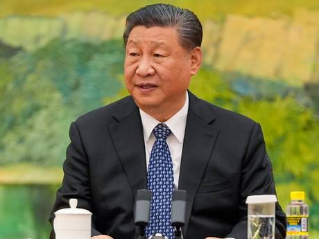 Chinese president Xi Jinping brengt zeldzaam bezoek aan Europa, maar erg feestelijk is de stemming niet 