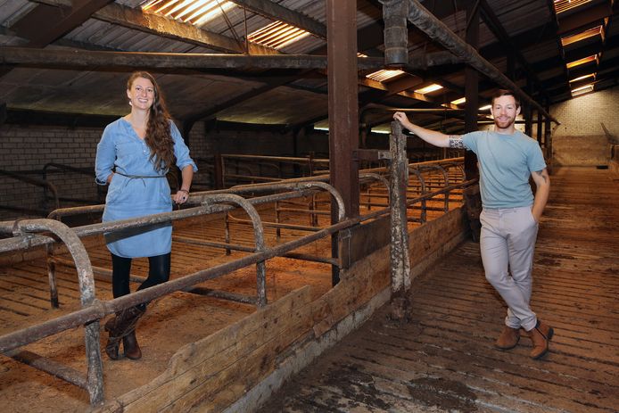 Breda - Elisah Pals (L) en D'66 burgerraadslid Bart Lauwen (R) strijden samen voor een betere ontwikkeling van het buitengebied; geen leegstand en duurzame oplossingen.