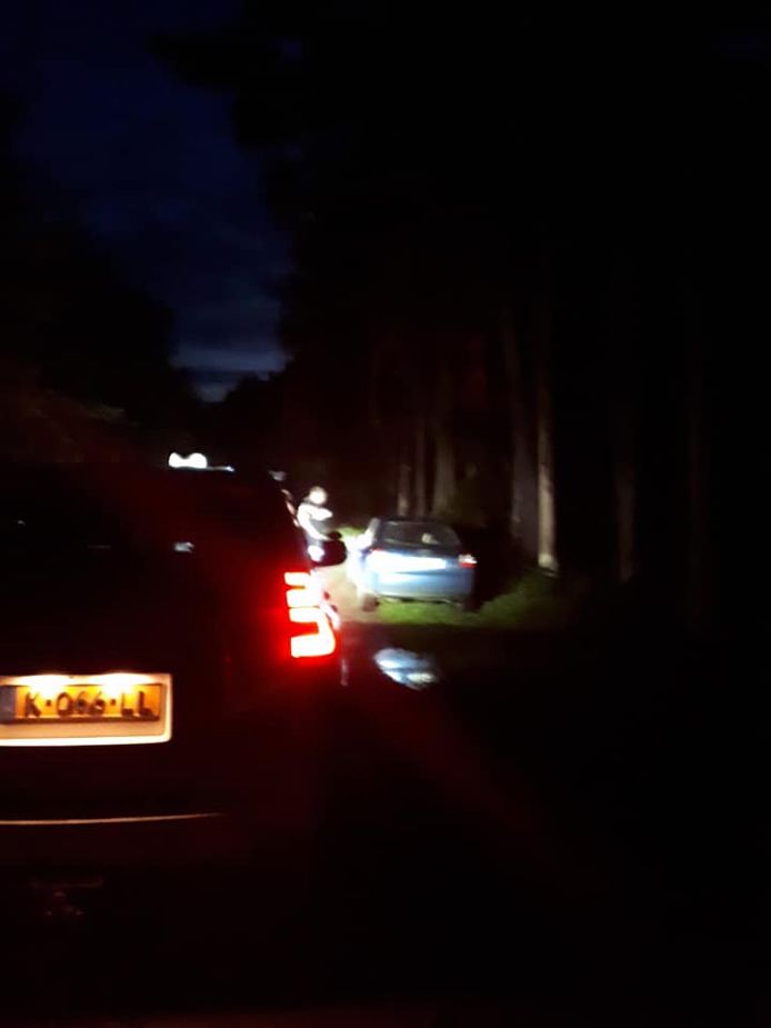 De auto van de bestuurder is door de politie in beslag genomen.
