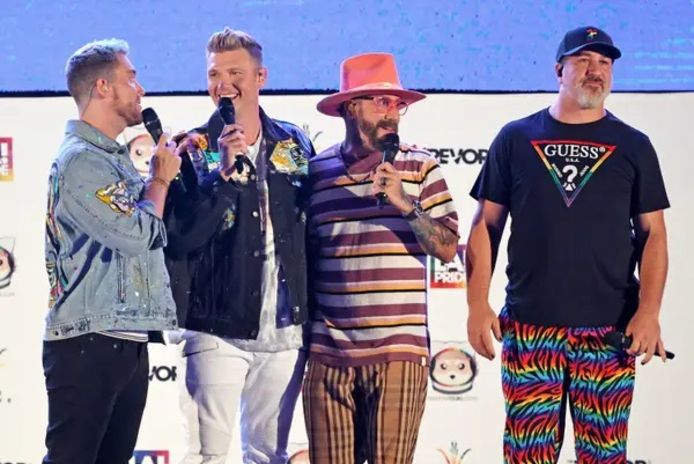 AJ McLean et Nick Carter des Backstreet Boys et Joey Fatone et Lance Bass des NSYNC.