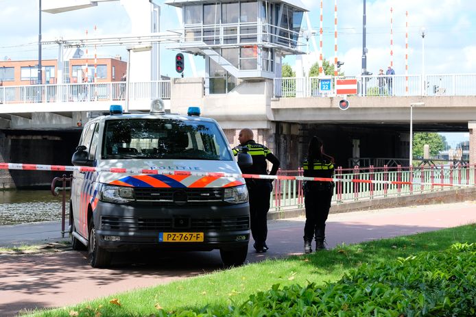 De politie is ter plaatse.