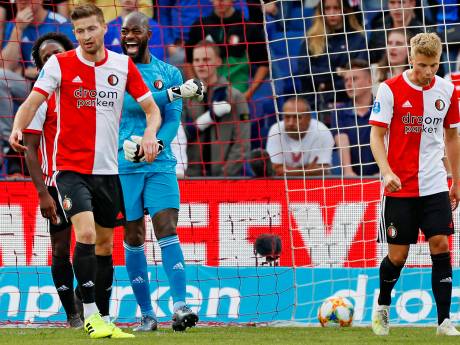 Feyenoord krijgt pak slaag bij debuut Jaap Stam in de Kuip
