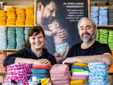 Katoenen lap met veiligheidsspeld? Nee, dít is de moderne wasbare luier (en die is steeds populairder)