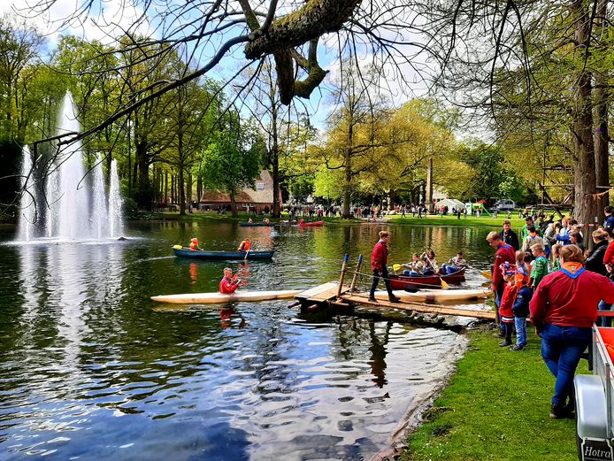 De Scouting Rijssen zorgde voor extra vermaak in het Volkspark Rijssen.