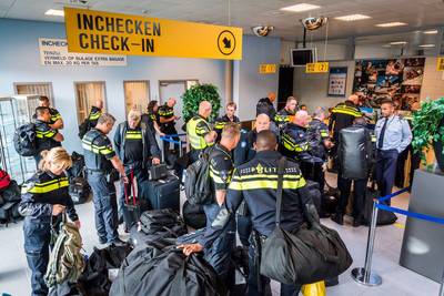 Agenten en nog meer militairen onderweg naar Sint-Maarten