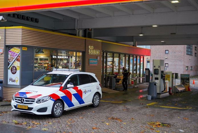 De politie kon snel na het incident een 21-jarige Arnhemmer aanhouden die kort daarvoor met geweld een diefstal had willen plegen bij tankstation Fransen.