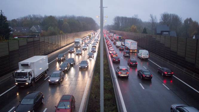 Vanochtend meer ongevallen op de baan en daar zit het zomeruur voor iets tussen 