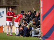 Fans door afrastering, Heerjansdam op rozen en Hardinxveld brengt spanning terug; dit is het overzicht van het amateurvoetbal