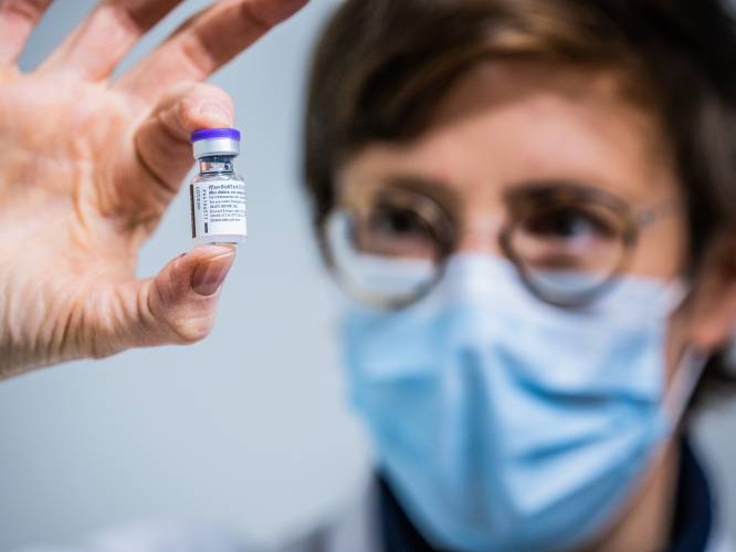 Waarom het nu plots wel sneller kan: vaccins oppotten voor tweede prikje moet niet meer