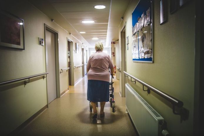 Unia rappelle que l'âge ou le handicap ne sont pas des critères "pour décider que des soins sont disproportionnés". L'institution attend un message clair des autorités concernant ces personnes.
