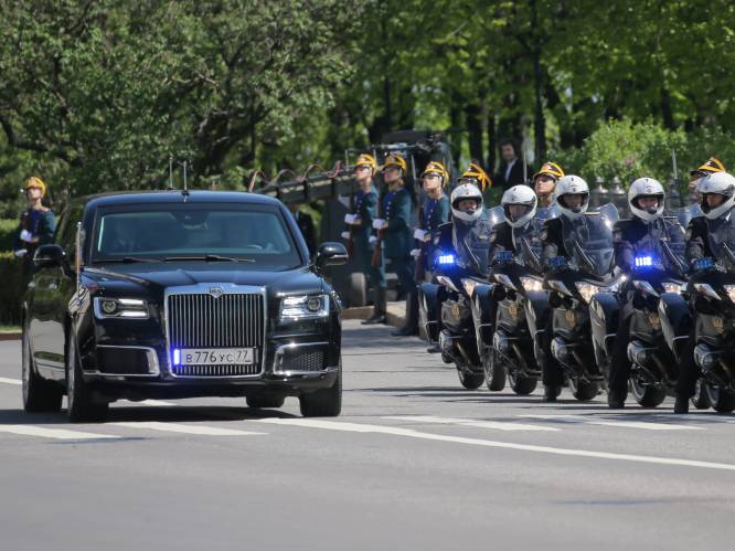 'The Beast' van Poetin: Russische president pronkt met zijn spiksplinternieuwe Russische limo