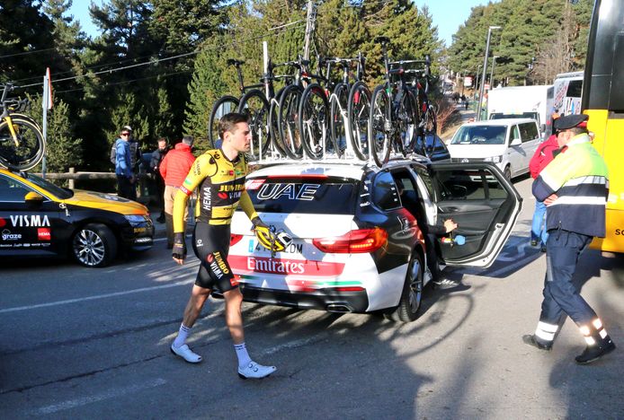 Tom Dumoulin stapt uit in Catalonië.