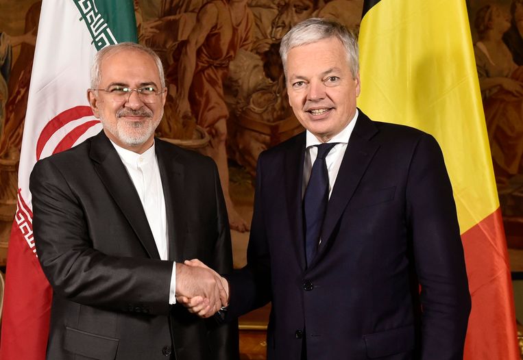 Minister van Buitenlandse Zaken Didier Reynders (MR) ontmoette vandaag zijn Iraanse evenknie Mohammad Javad Zarif in Brussel. Beeld Photo News