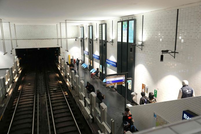 Het metrostation Basilique de Saint-Denis, waar de 14-jarige Sedan werd doodgestoken.