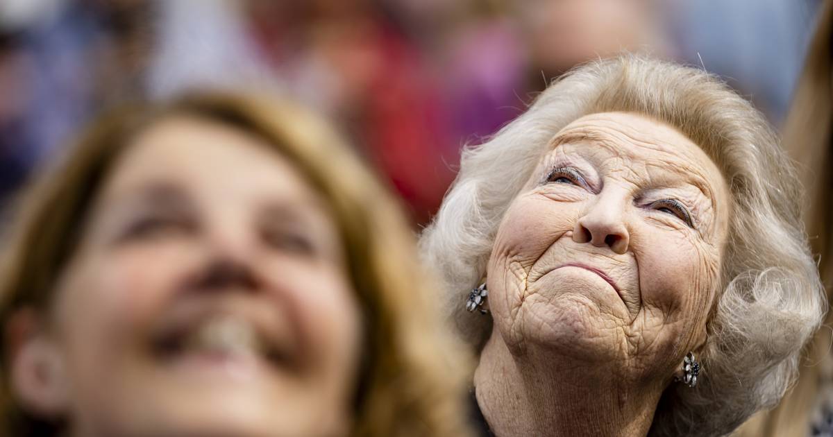 Prinses Beatrix bezoekt Meterik bij jubileumviering molen Eendracht Maakt Macht