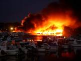 Luxeboten gaan in vlammen op in Kroatische jachthaven