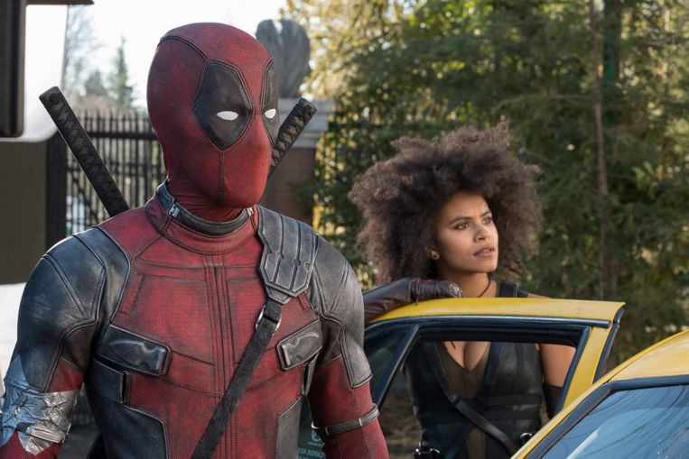 Ryan Reynolds en Zazie Beetz in Deadpool 2 van David Leitch Beeld 