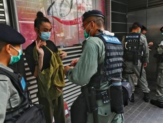 “Niet jullie zaak”: China pareert kritiek op strenge veiligheidswet voor Hongkong, terwijl politie eerste arrestaties uitvoert