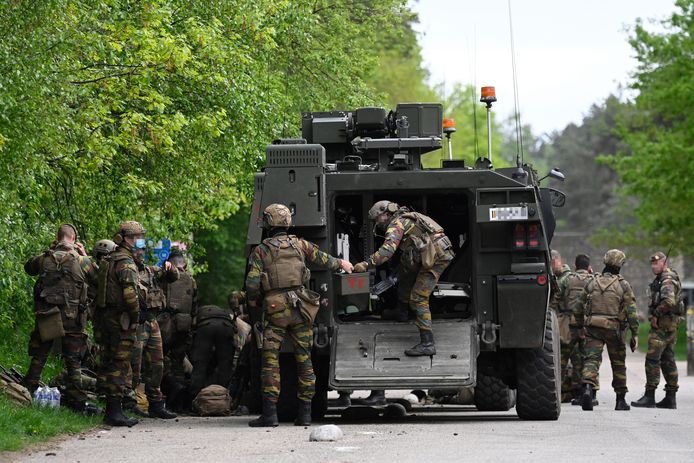 Militairen tijdens de zoekactie naar Jürgen Conings, de man die de bal aan het rollen bracht bij Defensie.