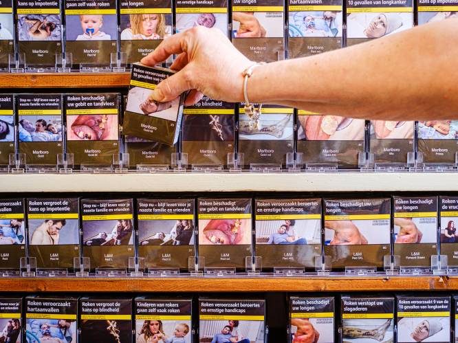 Tankstations en speciaalzaken lijken te profiteren van tabaksban bij AH